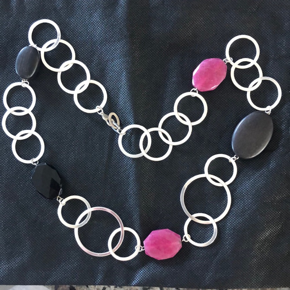 WHITE HOUSE BLACK MARKET NECKLACE